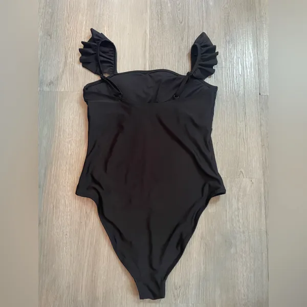 NWOT Old Navy Black Ruffle Padded One Piece Swimsuit size Medium - Image 5
