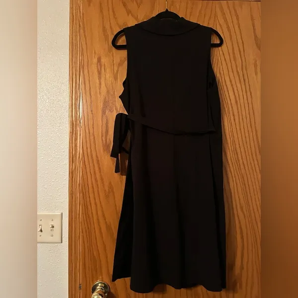 Violets & Roses Wrap Dress - NWOT - Size 14 - Image 3