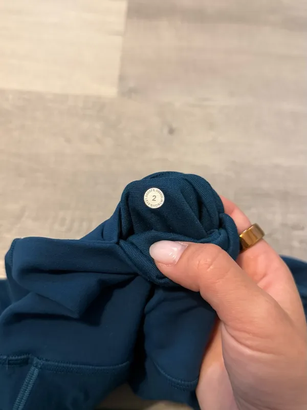 Lululemon Align Biker Shorts with pocket - Image 3