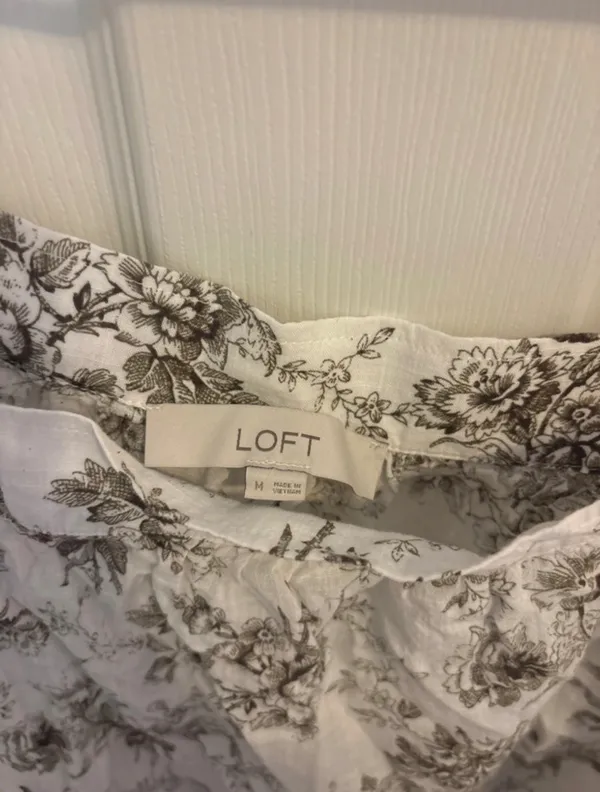 Loft Floral blouse - Image 2