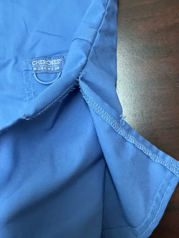 Cherokee Revolution Ceil Blue Short Sleeve V-Neck Scrub Top Size Medium - Image 3