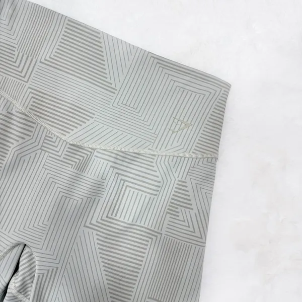 Gymshark Elevate Geometric Print Cycling Gym‎ Shorts Taupe Tan Medium - Image 4