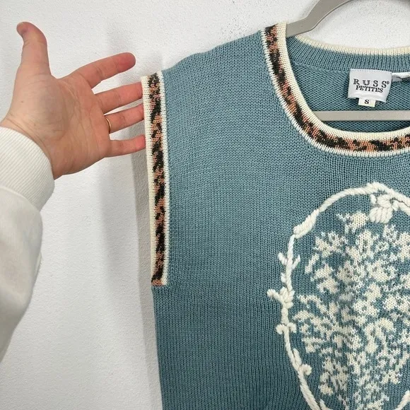 Russ Petites Blue Sweater Vest Women's Size S Floral Motif Leopard Trim‎ Knit - Image 6