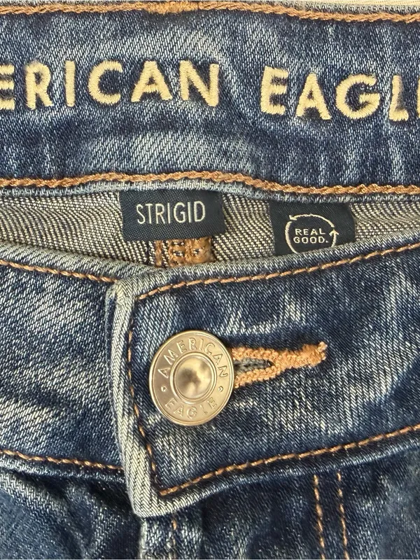 American Eagle Mom Jean Strigid Raw Hem Medium Blue Denim High-Rise Size 8 - Image 6