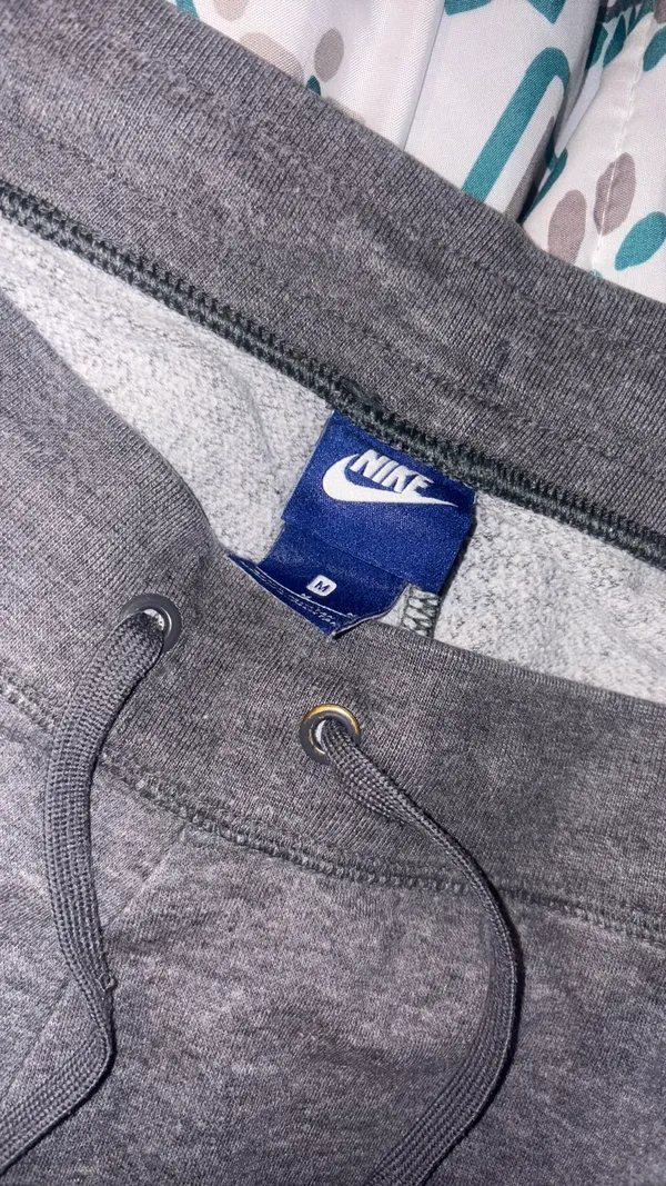 Nike Sweatpants Cropped Women’s - Image 2