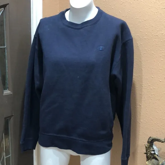 Champion navy blue pullover sweatshirt - Image 2