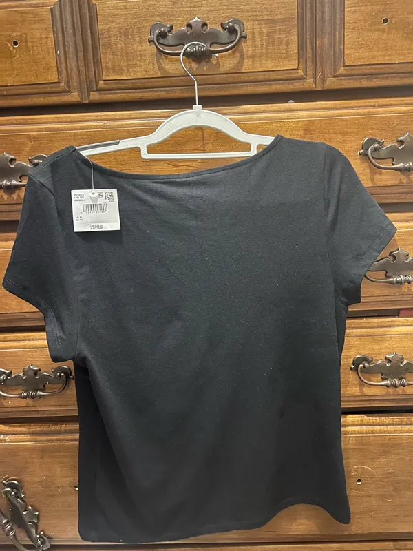 Black American eagle t shirt never worn - Image 2