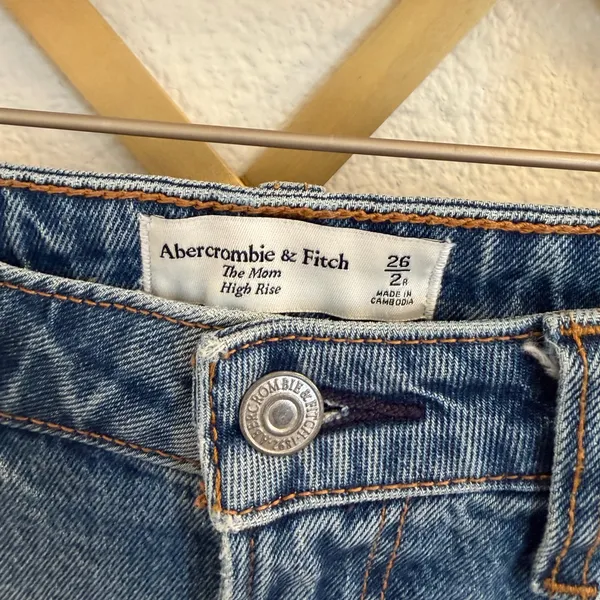Abercrombie & Fitch The Mom High Rise Curve Love Distressed Jeans 26 2 - Image 4