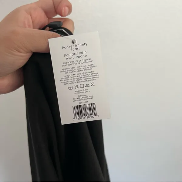 NWT Beyond Yoga Pocket Infinity Scarf in Black OS - Image 3