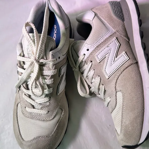 New Balance 574 Retro Sneaker in Light Gray and White - Image 6