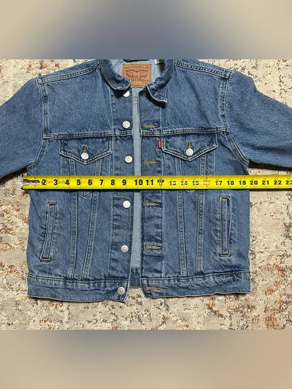 Levi's Women's Ex-Boyfriend Trucker Jean Jacket size Small - Image 5