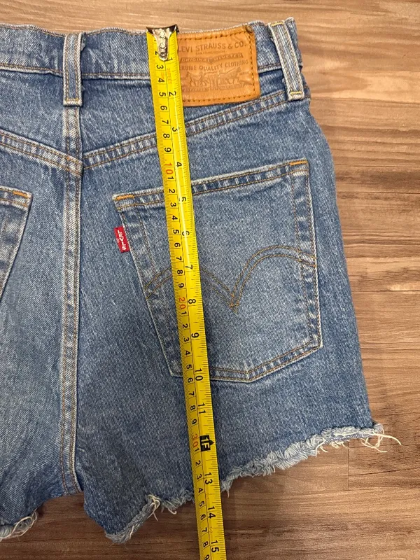 Levi’s Premium Ribcage Shorts Urban Oasis Raw Hem W27 $80 - Image 9