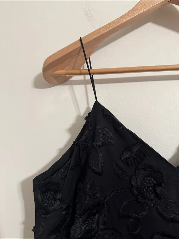 Ophelia Roe Black Floral Embroidery Appliqué Spaghetti Strap Tank Top/Camisole M - Image 3