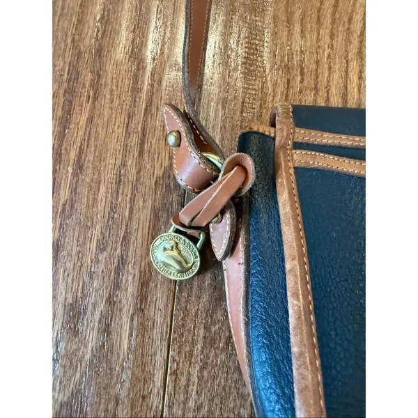 Dooney & Bourke all weather crossbody purse vintage black - Image 7