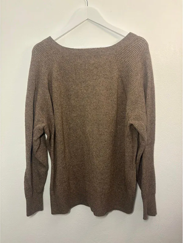 Old Navy V-Neck Brown Sweater Size XL - Image 2