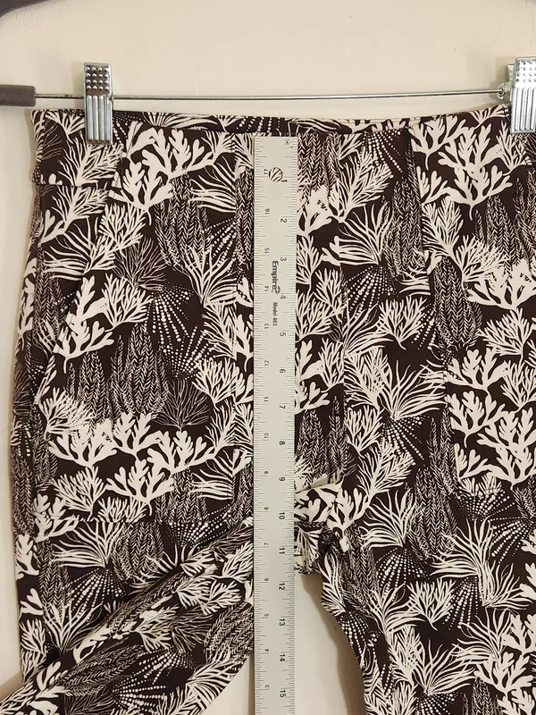 LOFT Brown and White Coral Print Cropped Bootcut Pants Size 2 - Image 9