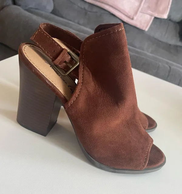 American eagle brown suede heels - Image 2