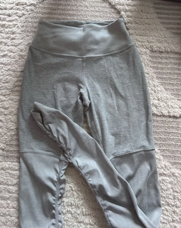 Alo Leggings Yoga - Image 3