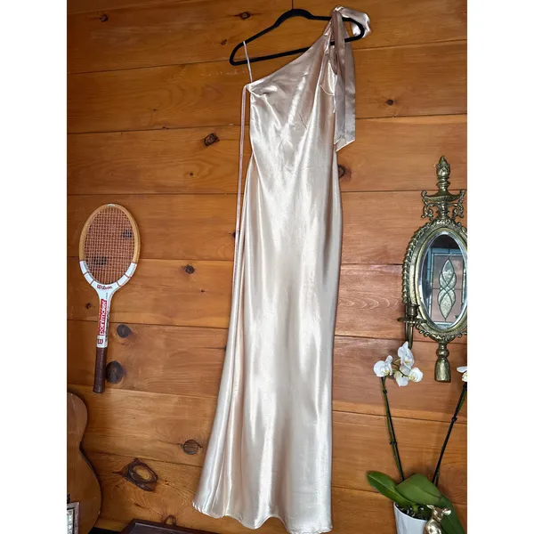 NWT Lulus Lavish Looks Gold Satin One-Shoulder Tie-Strap Maxi Dress Banquet Sz M - Image 2