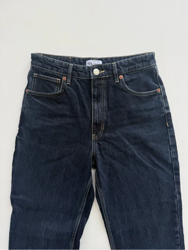 Zara Hi-Waisted Wide Legged Indigo Jeans size 8 - Image 3