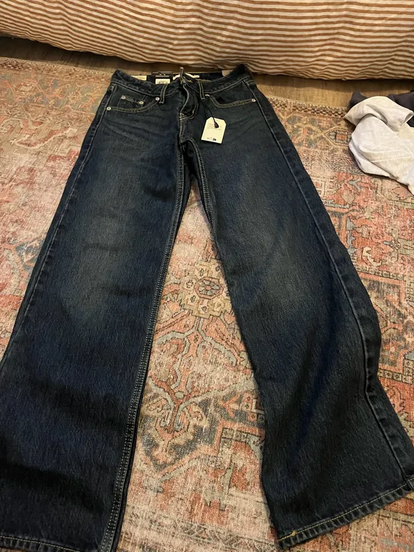 Levi's New with tags Low Loose Jeans - Image 3