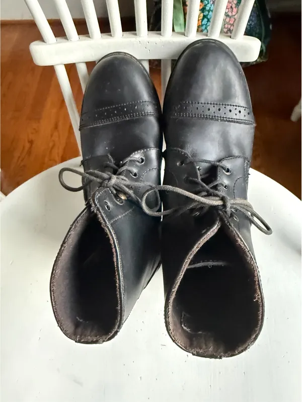 Tuffrider Black Leather Lace-Up Ankle Boots - Image 2