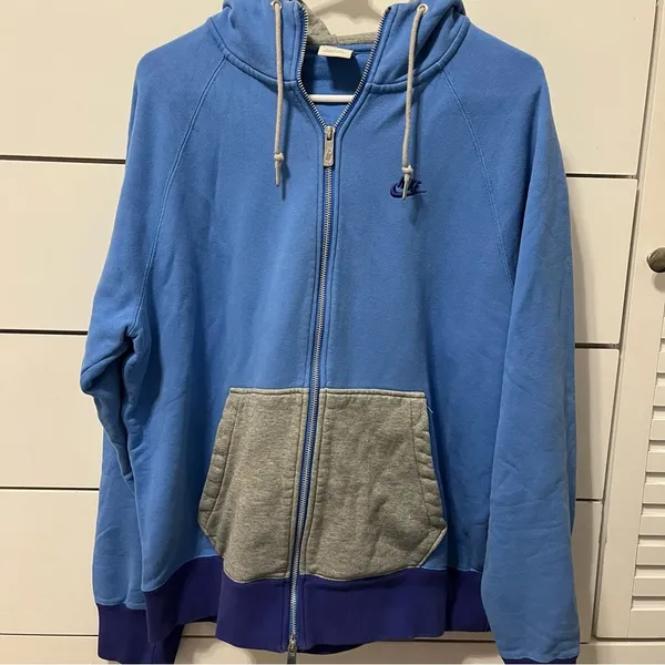 Vintage Nike Blue Colorblock Sweatshirt - Image 2
