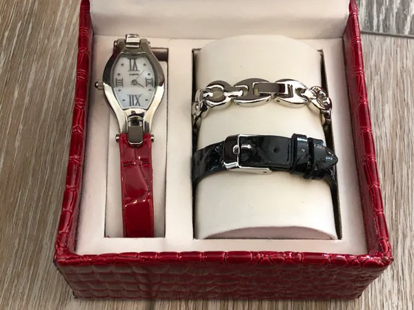 Coldwater Creek NIB Wristwatch Set W Interchangeable Leather & Chain Straps - Image 5