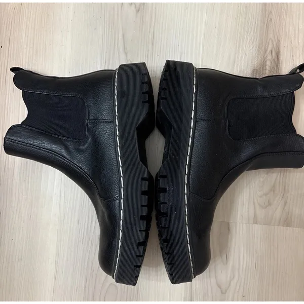 Black Leather Platform Boots Size 7.5 sincerely Jules Sleek‎ Hippie Retro - Image 4