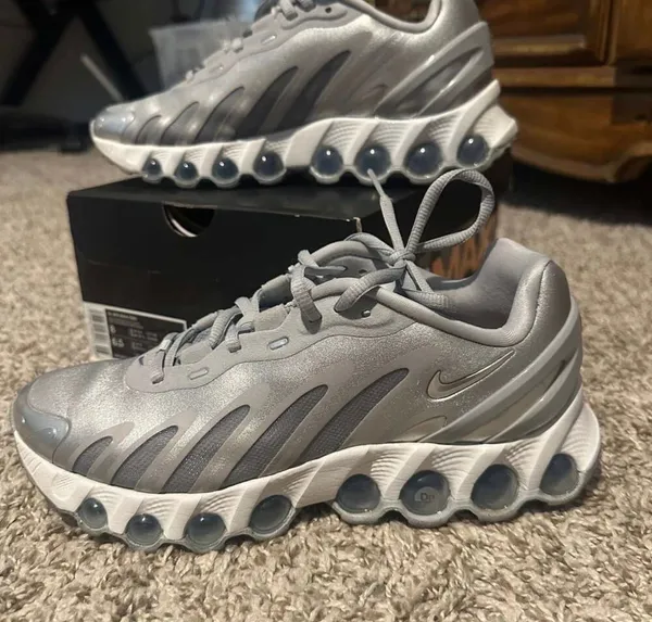 Nike Women's Air Max Dn8 Wolf Grey Metallic Silver Sneakers HF5509-001 - Image 2