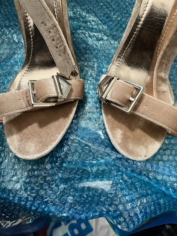 Shoedazzle Cape Robbin Velvet Heels w/ Clear Money Block Heel – Size 7.5 - Image 4