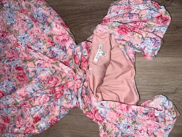 Pink floral dress with blue purple pink flowers - Image 4