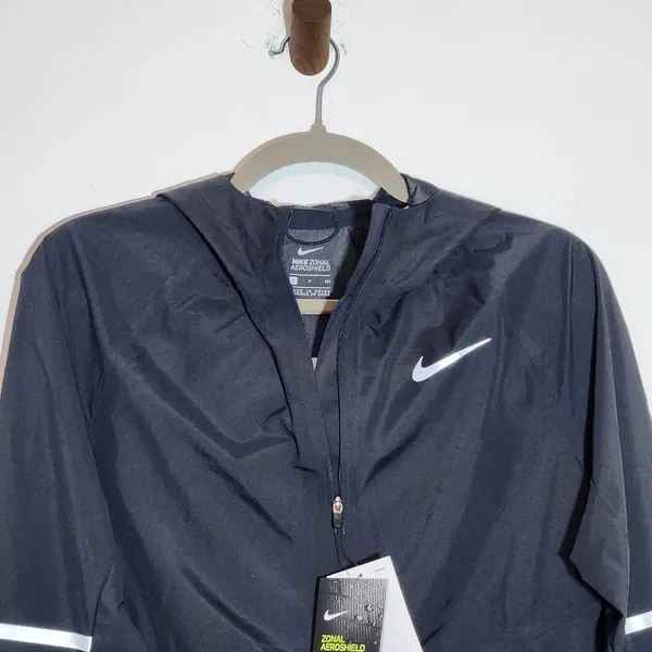 Nike Women Black Windbreaker Pullover NWT Sz Small Nike Zonal AeroShield Jacket - Image 3