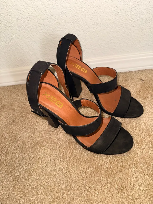 Black heels Size 7.5 - Image 2