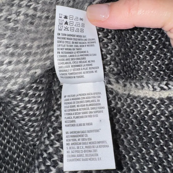 American Eagle Buffalo Plaid Longline Cardigan Sweater Black Grey White L/XL‎ - Image 9