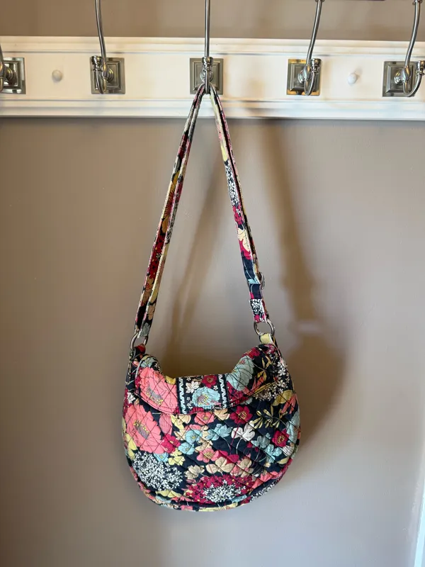The Vera Bradley Multicolor Paisley Quilted Shoulder Bag - Image 3