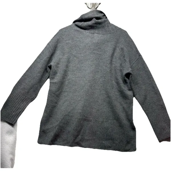 H Halston Sweater Women's Sz L Gray 100% Extra Fine Merino Wool Knit Cowl Neck - Image 3