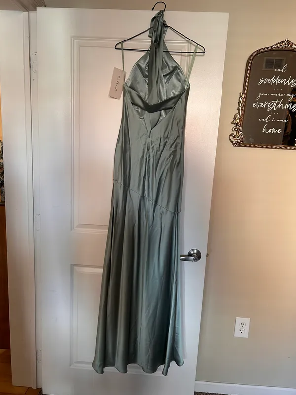 Bridesmaid Dress NEVER WORN Green Size 4 - Image 4
