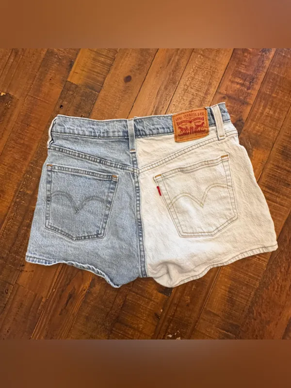 LEVIS‎ Two-Tone Colorblock Denim Shorts - Image 3