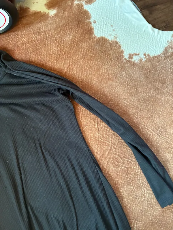 Sweet Adelyn black long maxi dress size medium Needs to be lint rolled - Image 3