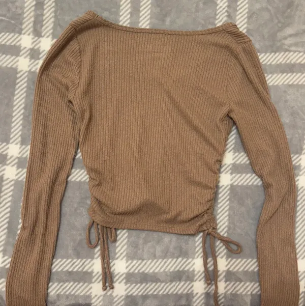 Hollister Brown Cinched Baby Tee - Image 2