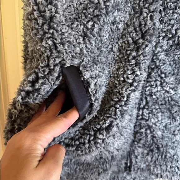 Women's‎ Katydid Vest Black Gray Size Small Faux Fur Poly Lined Zip Pockets - Image 2