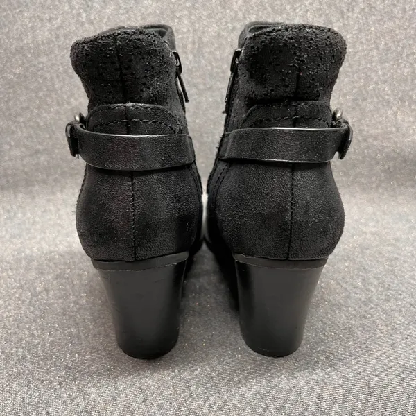Bare‎ Traps Launa Black Faux Leather Buckle Ankle Boots Women's Size 6M - Image 4
