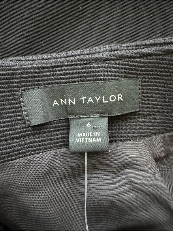 Ann Taylor Black Mini Skirt with Gold Buttons Size 6 New with tags! - Image 7