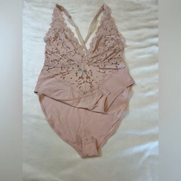 Forever 21 Blush Lace Bodysuit‎ Size Large - Image 6