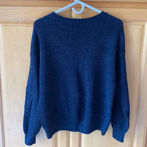 Abercrombie & Fitch Navy Sweater - Image 6