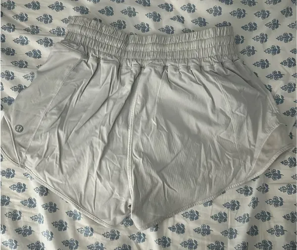 Lululemon Hotty Hot Shorts 4" White - Image 3