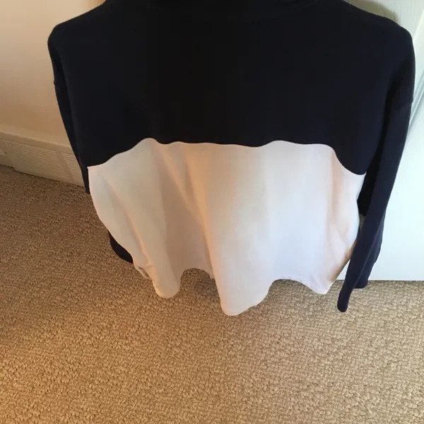 Nike women’s work out  jacket - Image 2