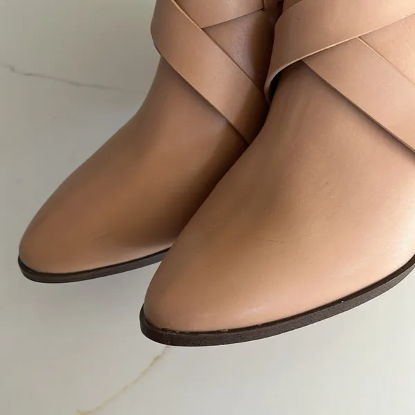 DV by Dolce Vita Drako Strapy Ankle Boots 8 Tan Booties Stacked Heel Vegan - Image 11