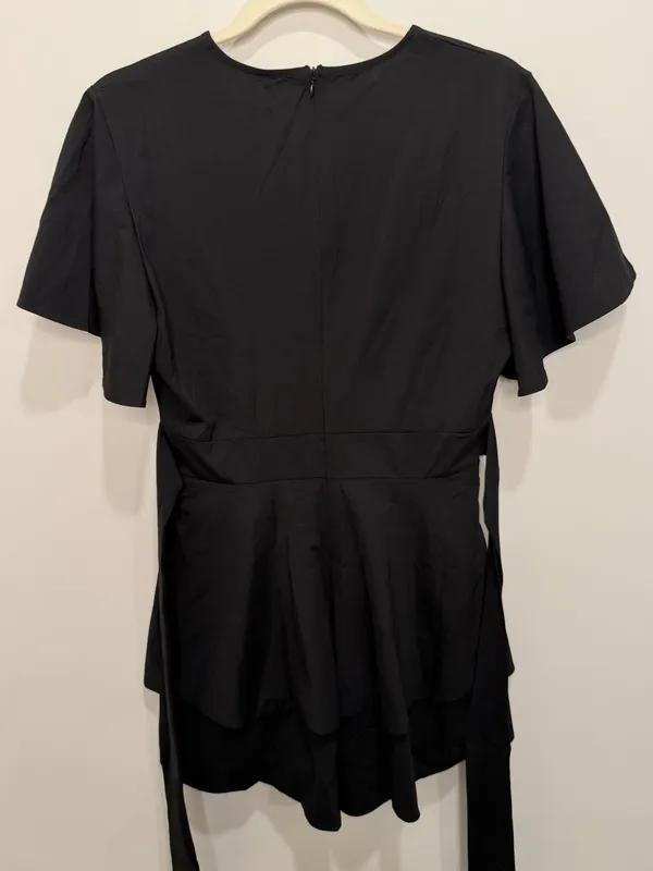 Relipop Black Ruffle Romper V Neck Flutter Sleeve Tie‎ Waist Size Small - Image 5